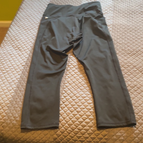 Fabeletics leggings - Picture 2 of 2